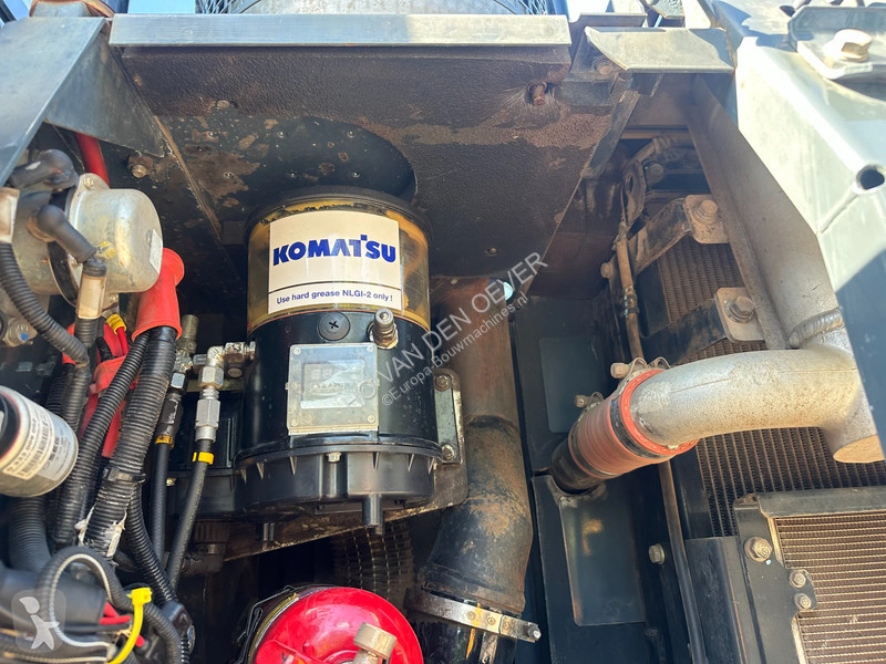 جرافة Komatsu 10