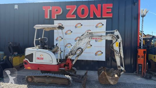 جرافة Takeuchi tb225 voies variables à 23 900 € ht