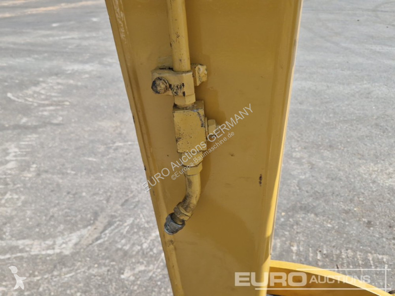جرافة Caterpillar 305.5 E2