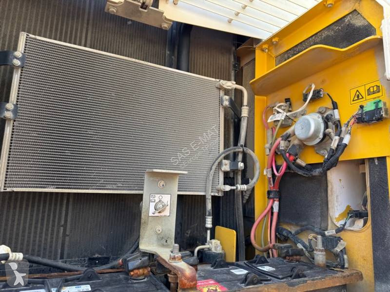 Escavadora Komatsu PW180-7E0