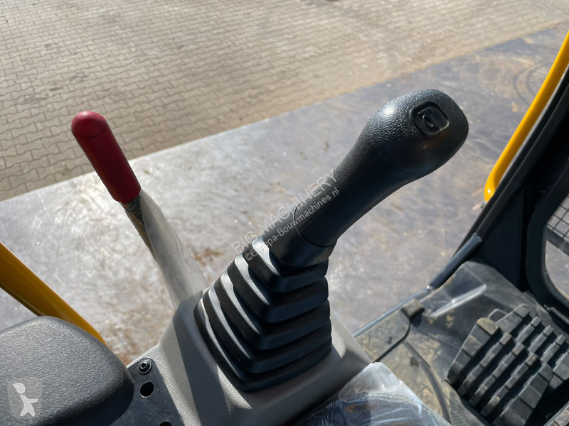 جرافة JCB 205