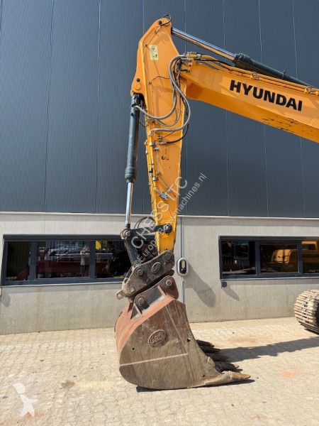 جرافة Hyundai HX 220 L - L - HX 220