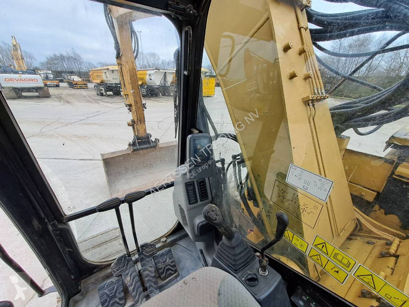 جرافة Caterpillar