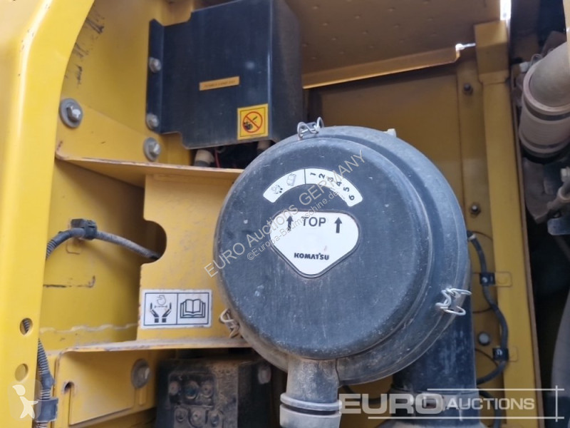 جرافة Komatsu 10