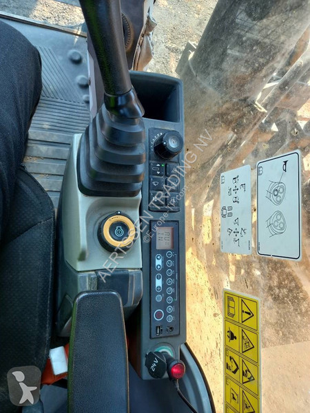 جرافة Caterpillar 350 (EXW - Abu Dhabi)