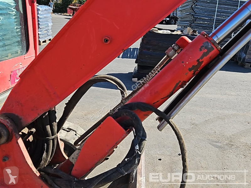 Экскаватор Volvo ECR25D