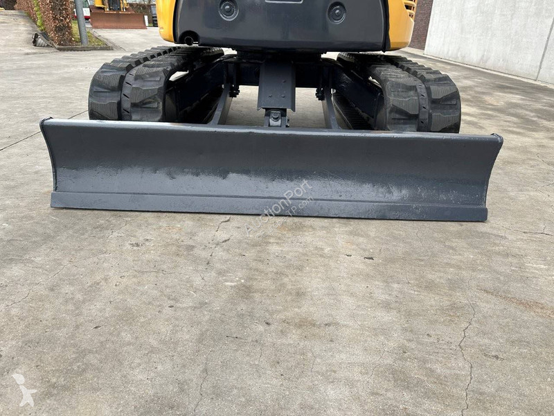 Rýpadlo Komatsu MR-2