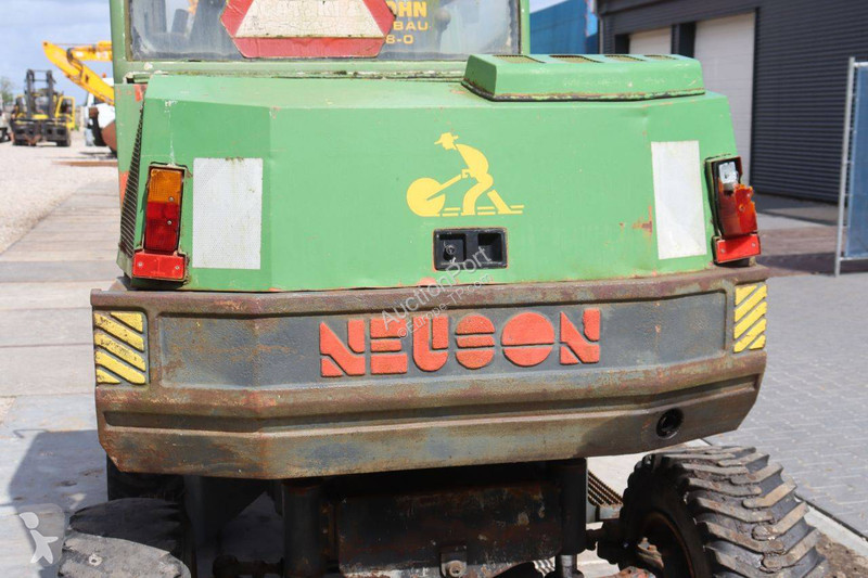 جرافة Neuson 3800 WD
