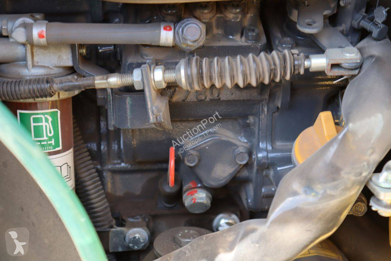 جرافة Komatsu PC16R-3HS