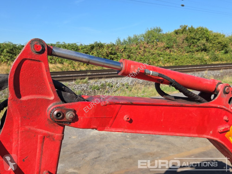 جرافة Volvo EC15E
