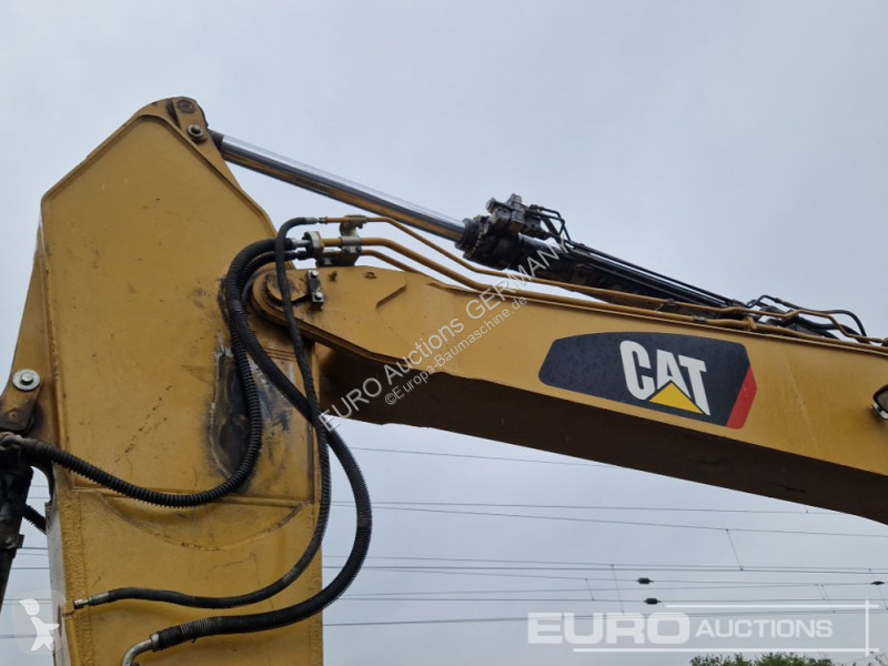 Excavator Caterpillar 330F