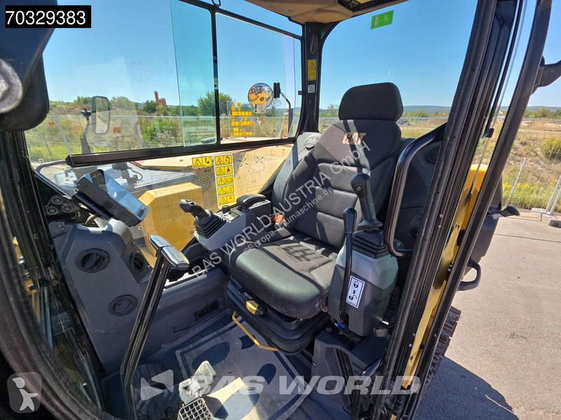 Lopatový nakládač Caterpillar CR