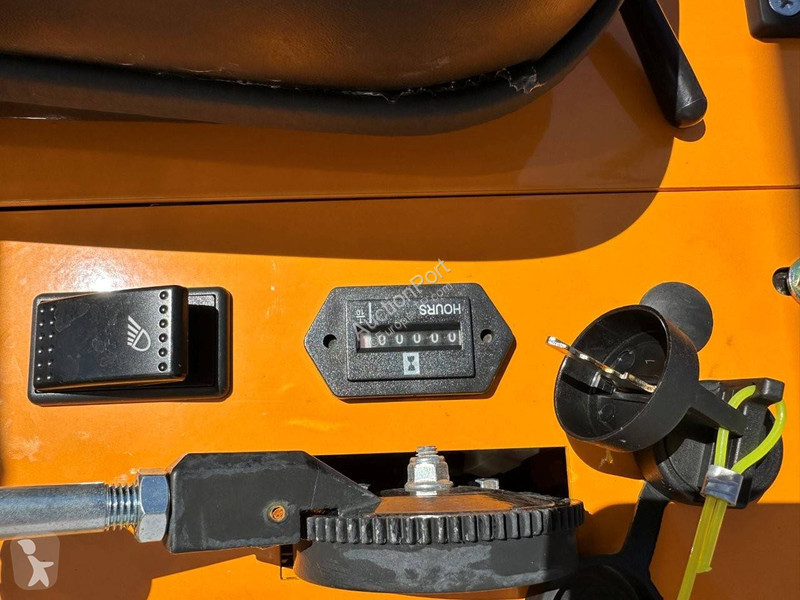 Lopatový nakládač JPC HT10