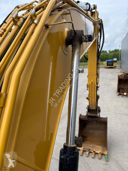 Escavatore Caterpillar 320