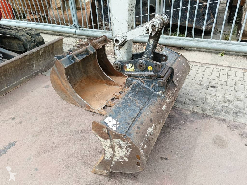 Excavator Takeuchi 5 ton rups graafmachine...