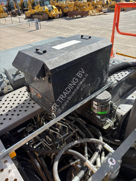Pelle Volvo 250 ENL (Two buckets)