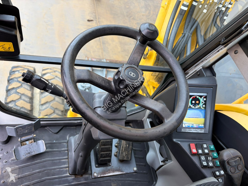 Excavadora Takeuchi TB295W-1