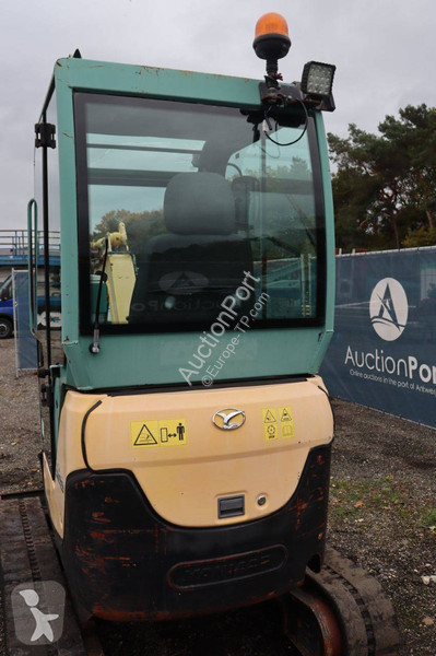جرافة Yanmar SV22