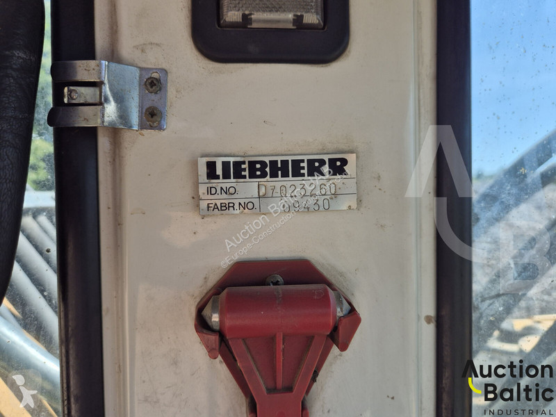 Багер Liebherr