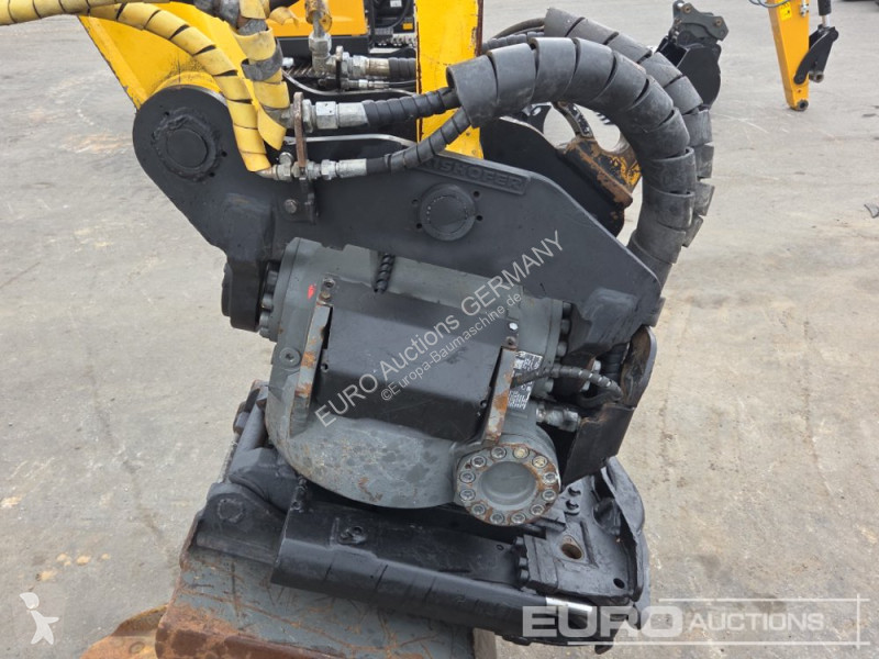 Екскаватор Komatsu PW118MR-11
