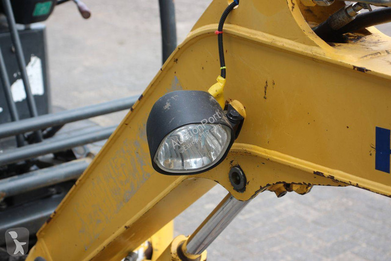 Екскаватор Komatsu PC16R-3HS