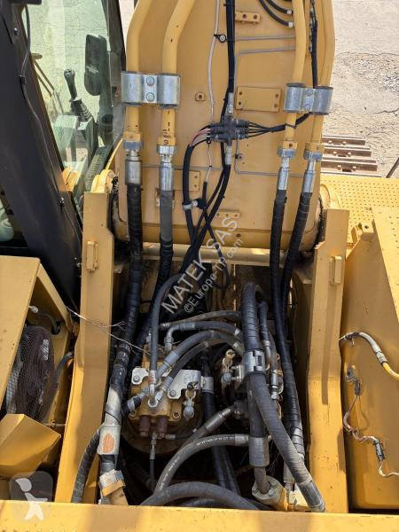 Escavadora Caterpillar