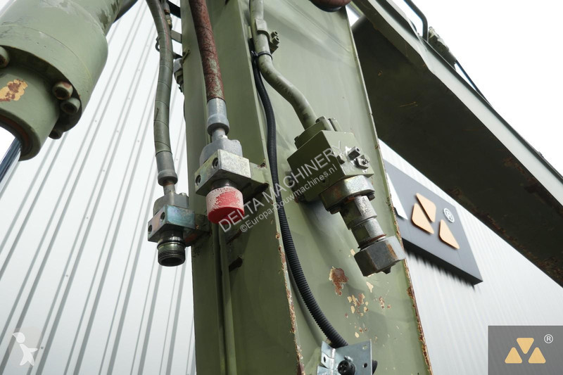 Koparka Caterpillar Ex-army