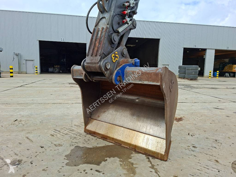 Pelle Volvo EC230FL5