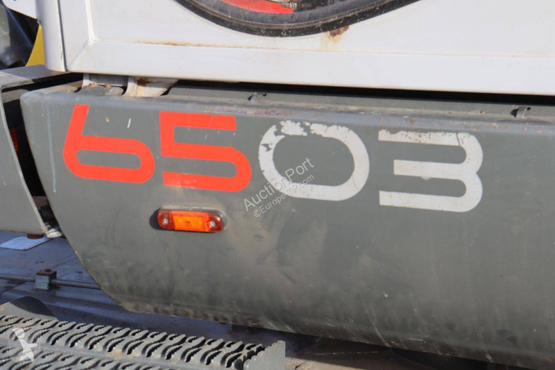 جرافة Neuson 6503