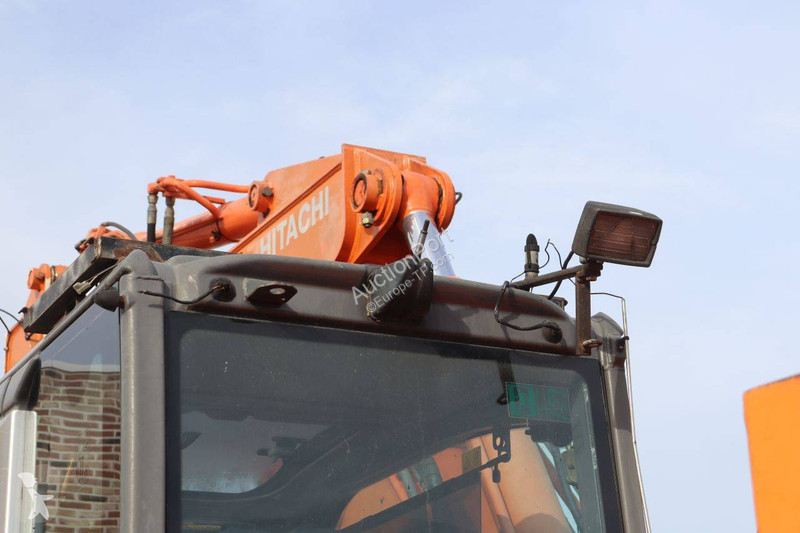 جرافة Hitachi