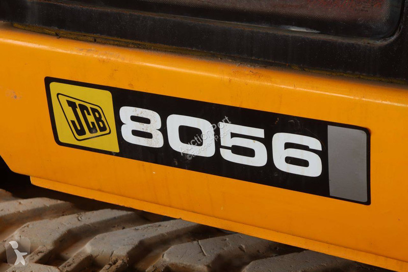 جرافة JCB 8056