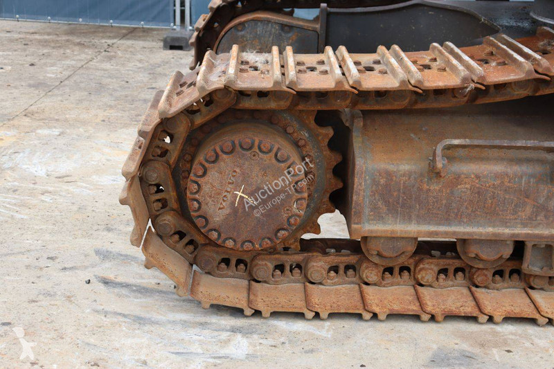 جرافة Volvo L