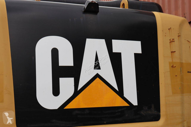 جرافة Caterpillar 320FL