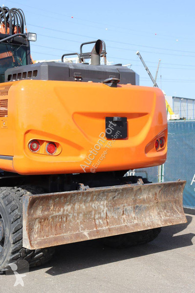 جرافة Hitachi ZX140W-6
