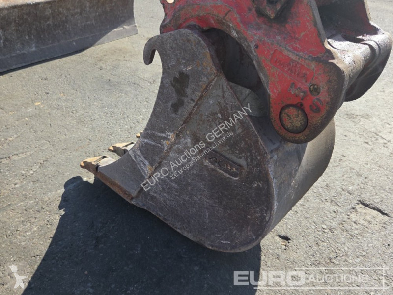 جرافة Volvo ECR25D