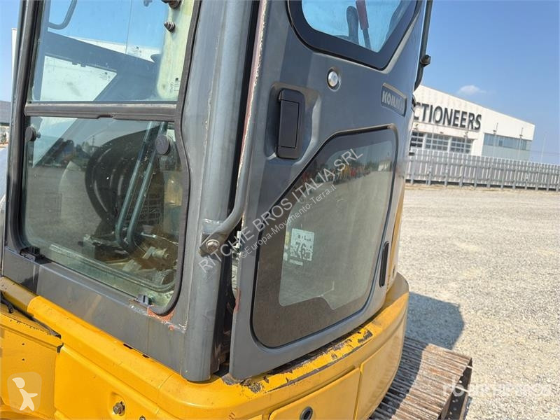 جرافة Komatsu
