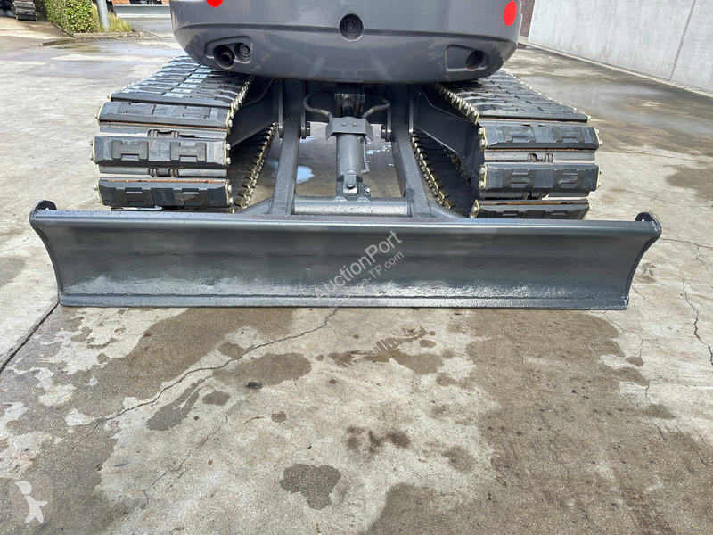 Skovel Kubota SZ