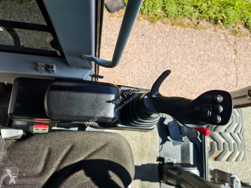 Excavadora Takeuchi TB 395 W