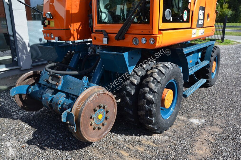 Excavadora Caterpillar M