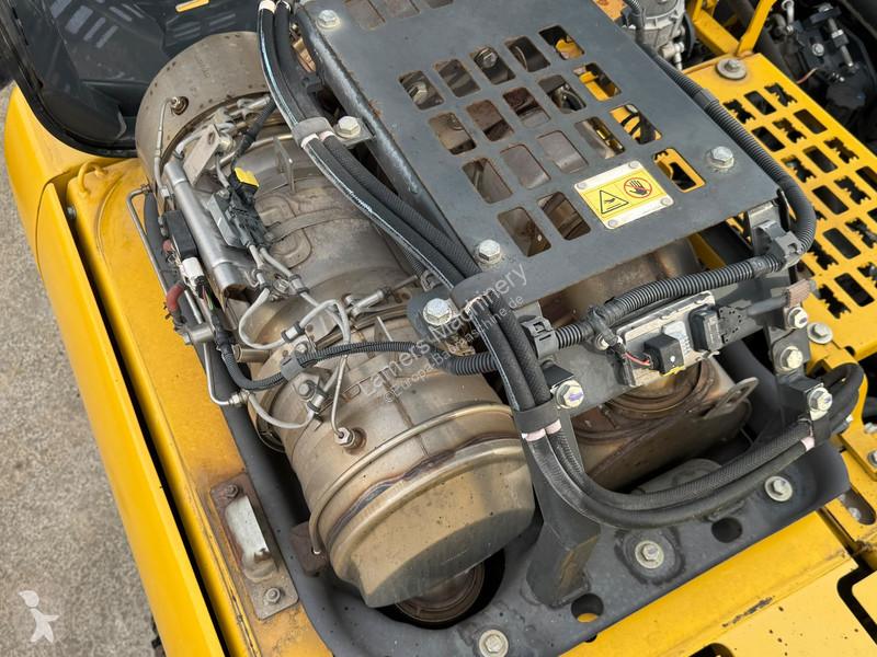 Escavadora Komatsu PC210 LC11