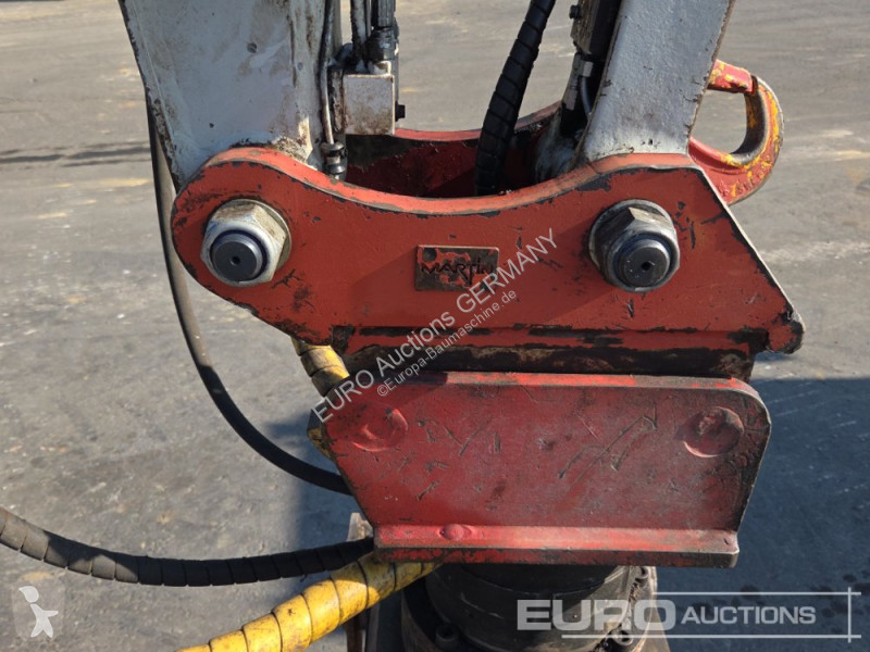 Pelle Takeuchi TB295W