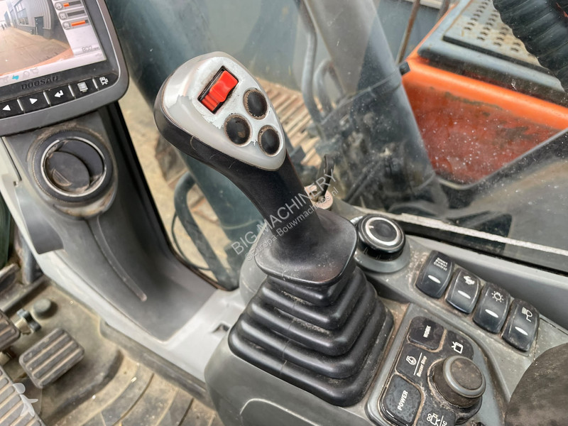 Pelle Doosan 5
