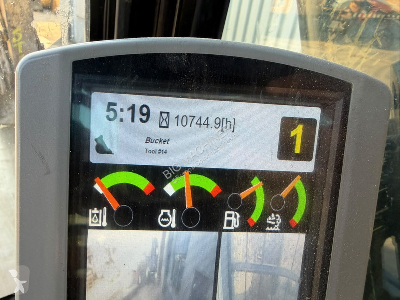 Багер Caterpillar 320FL
