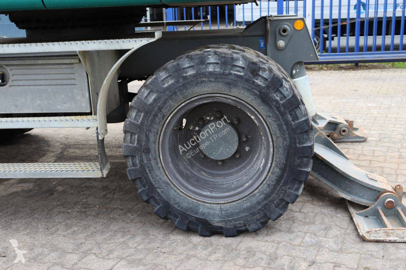 Pelle Liebherr Compact