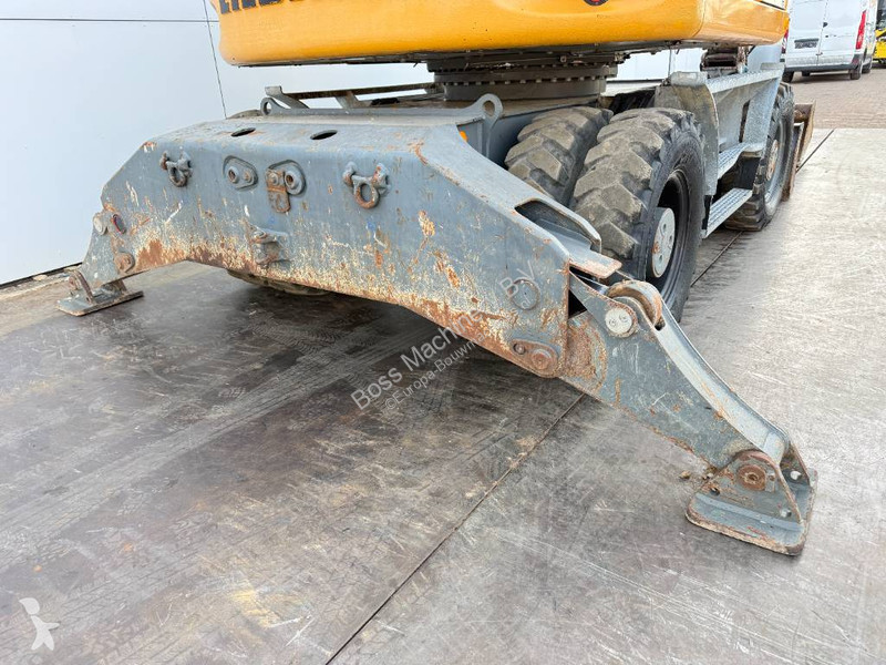 Pelle Liebherr A - Triple Boom / 2 extra Buckets!