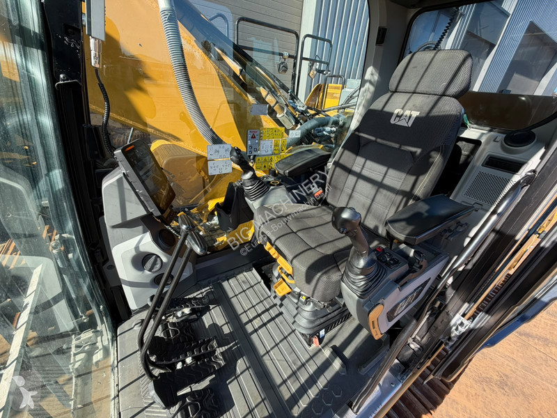 جرافة Caterpillar 07B