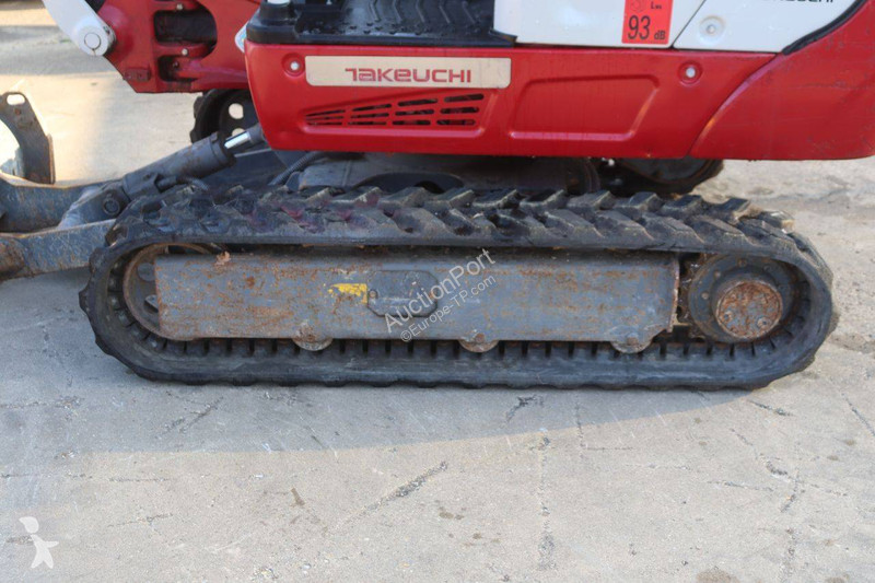 جرافة Takeuchi TB216