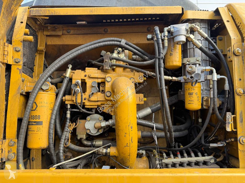 Багер Caterpillar - Good overall condition!