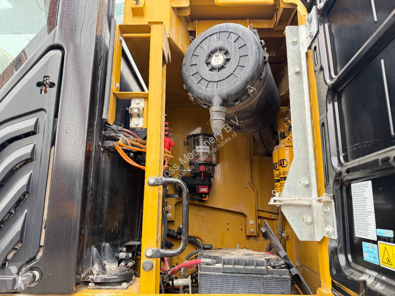 Excavator Caterpillar FLN - German / OilQuick /...