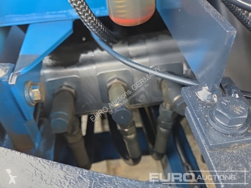 جرافة Kobelco SK014